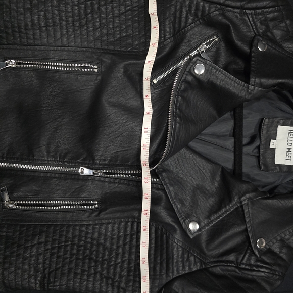 Women's Black Quilted Pleather Moto Jacket - Picture 4 of 6